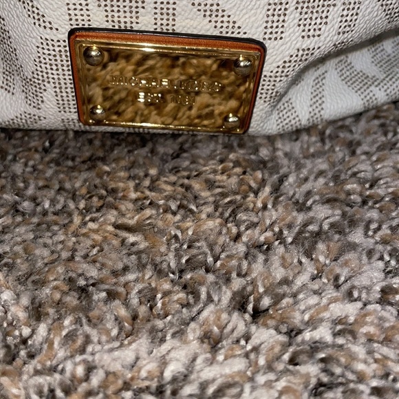 Michael kors draw string bag - Picture 8 of 8